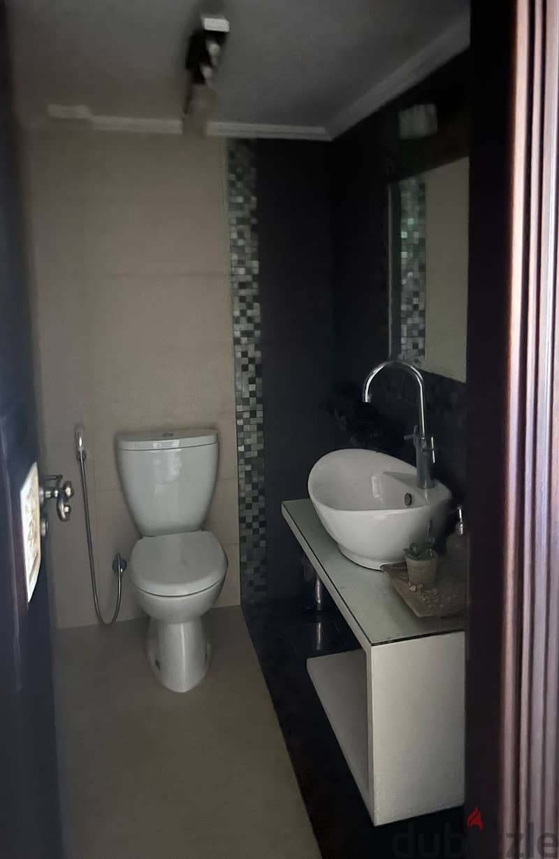 Apartment for sale in Sanayeh شقة للبيع في الصنايع 8