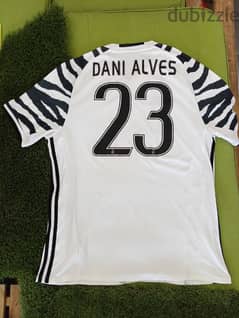 Juventus Dani Alves Retro Football Shirt 0