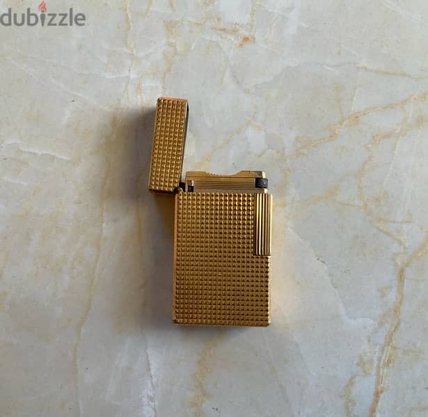 Gold plated French S. T dupont lighter 1