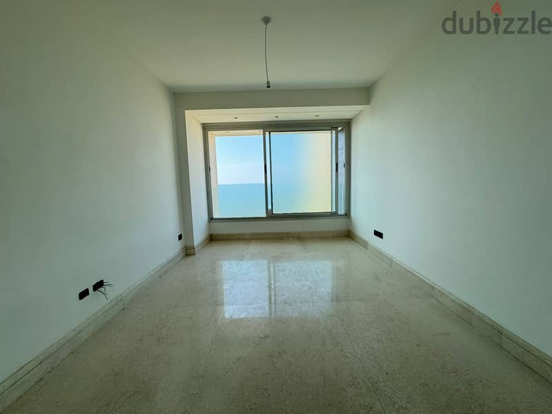 sea view apartment for rent in Rawche شقة للإيجار في روشه 6
