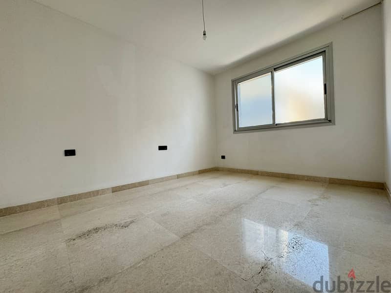 sea view apartment for rent in Rawche شقة للإيجار في روشه 8