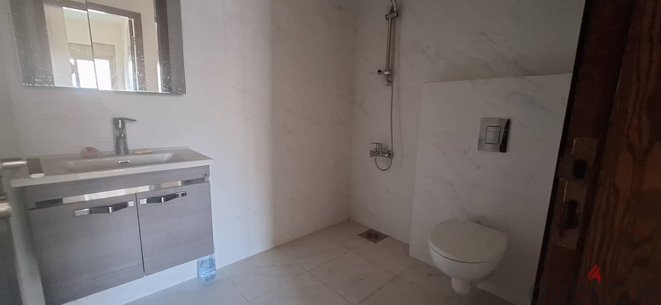Apartment for Sale in Baabdat 5