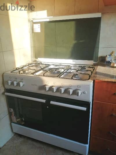 SAVO Oven - 5 burners - mint condition