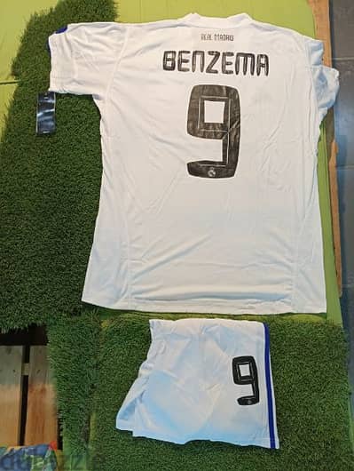 Real Madrid Benzema Retro Football Shirt & Short(Made in Thailand)