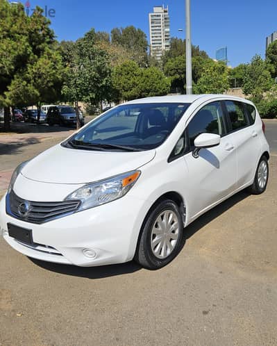 2016 Nissan Versa Note SV very clean