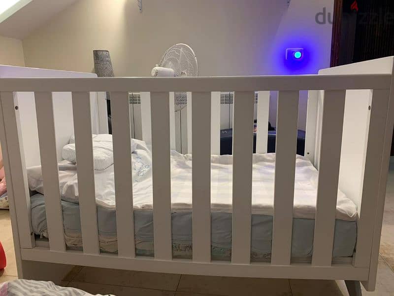 Barely Used Crib in Excellent condition 2