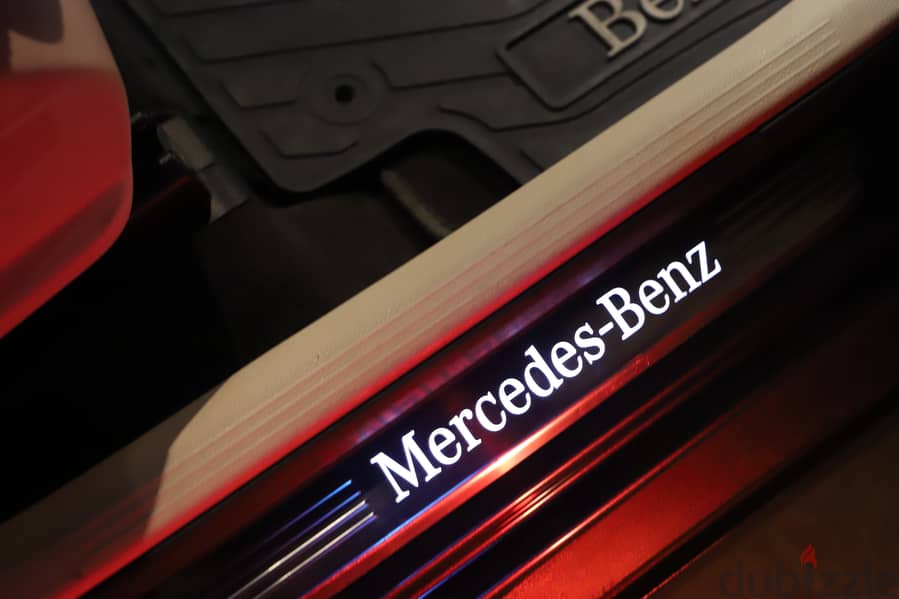 Mercedes-Benz GLC300 2016 Very Clean 17