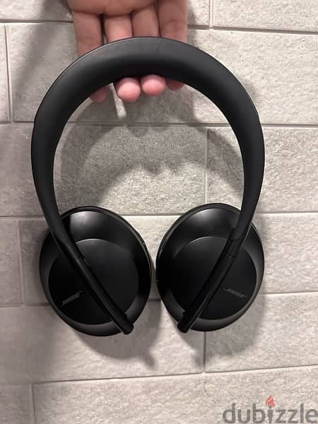 Bose 700 Headset 0