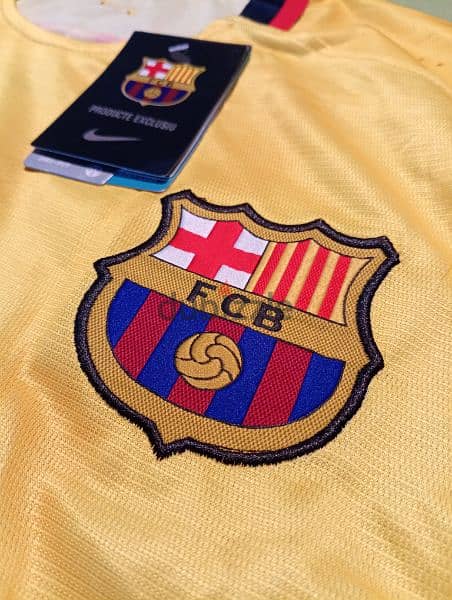 Barcelona Messi Retro Football Shirt (Made in Thailand) 3