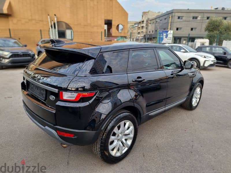 RANGE ROVER EVOQUE model 2017 black on black clean car fax 4