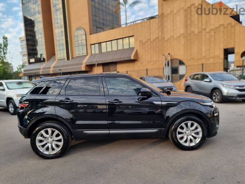 RANGE ROVER EVOQUE model 2017 black on black clean car fax 8