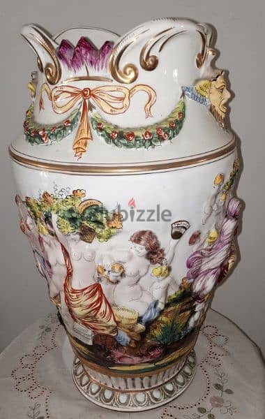 old vase cApodimonte