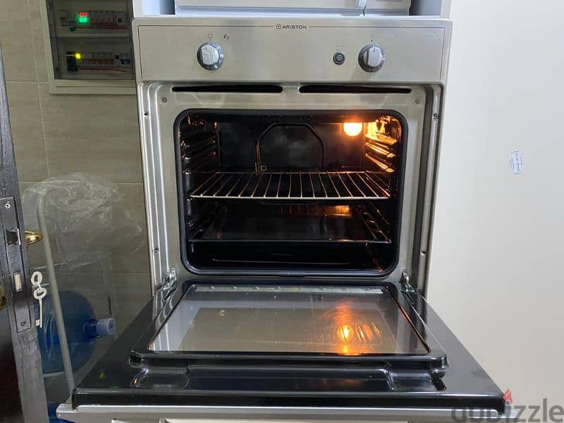 kitchen appliances, oven, refrigerator 1