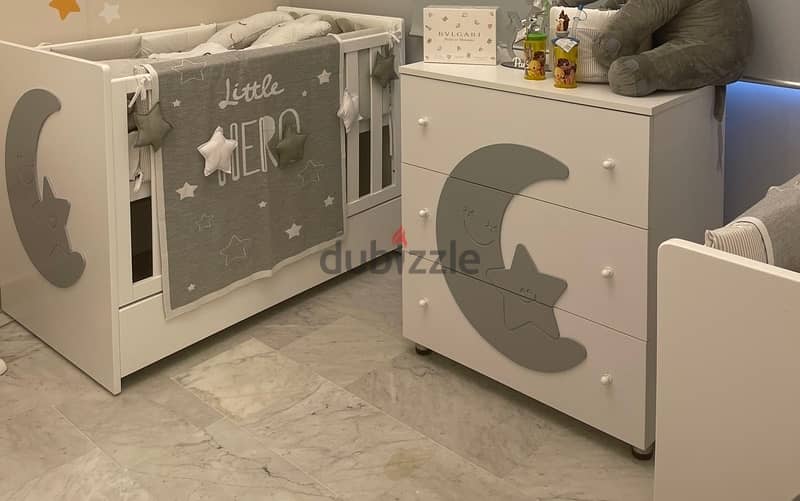 2 beds and one drawer in very good condition for babies 0-4 years 1