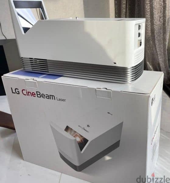 Lg 120' CinéBeam Laser Projector 9