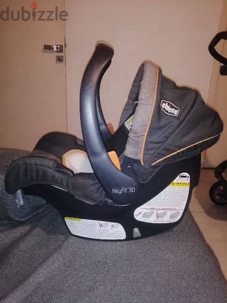 chicco used stroller + car seat for newborns. 1