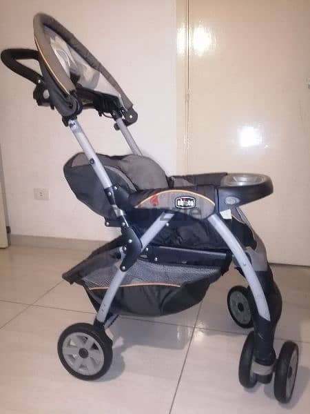 chicco used stroller + car seat for newborns. 2