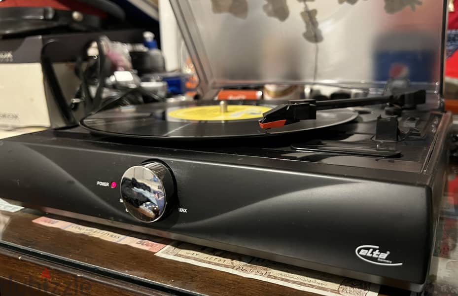 Turntable Tourne-Disque built-in speakers Made in Germany 3