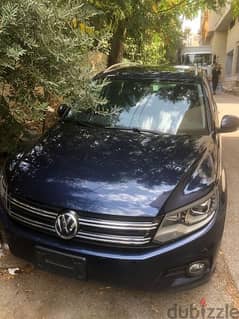 VW TIGUAN LIMITED 2016 FULLY LOADED LIKE NEW 4 MOTION
