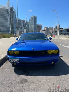 Manual Dodge Challenger R/T 5.7L Hemi v8