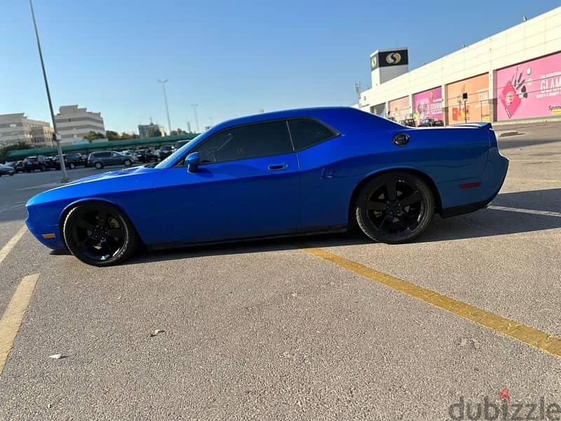 Manual Dodge Challenger R/T 5.7L Hemi v8 2