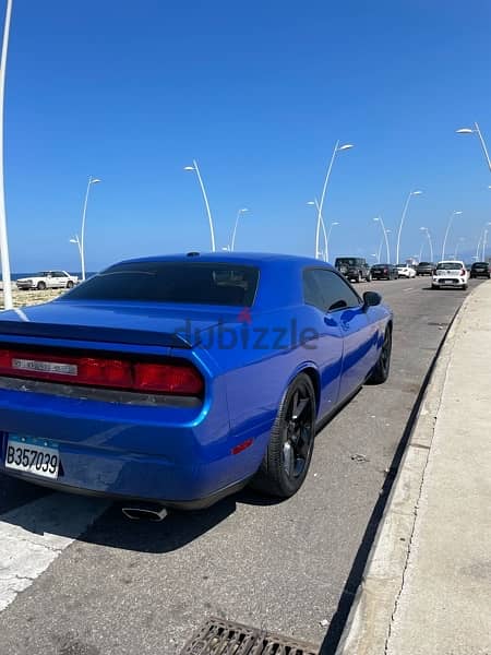 Manual Dodge Challenger R/T 5.7L Hemi v8 4