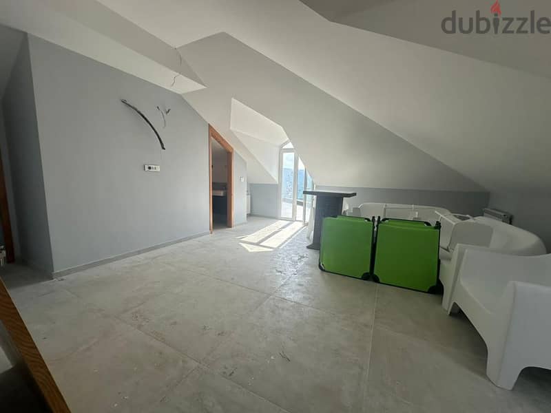 240 m² new duplex for sale in Baabdat! 9