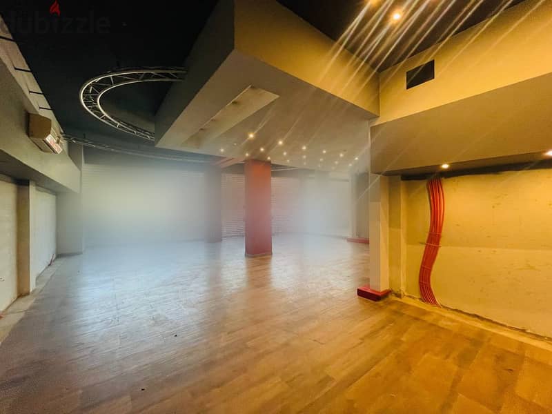 JH23-3040 Showroom 700m for rent in Doura, $ 5,400 cash 1