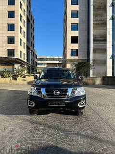 Nissan patrol V8 from agency very clean 0