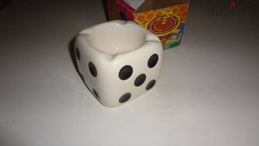 two dice like ashtray 8*8*8 cm one new in box