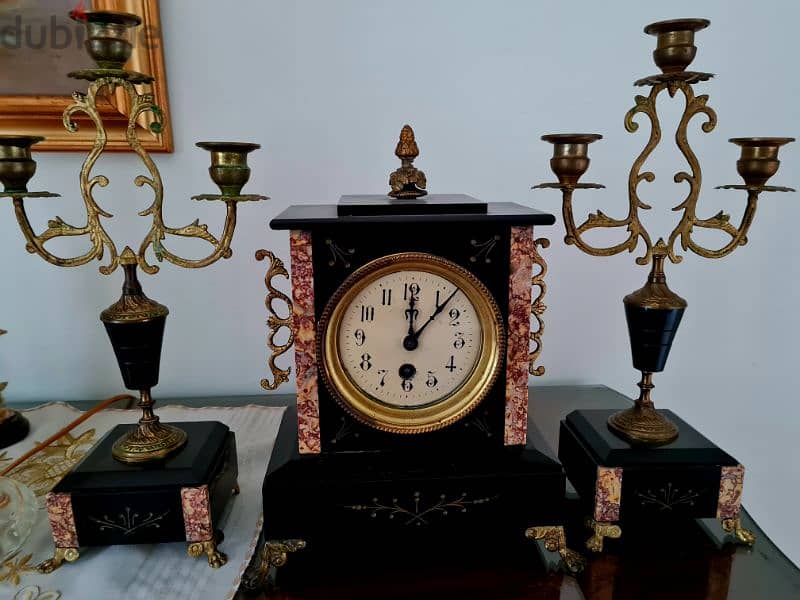 Mantel Clock 0