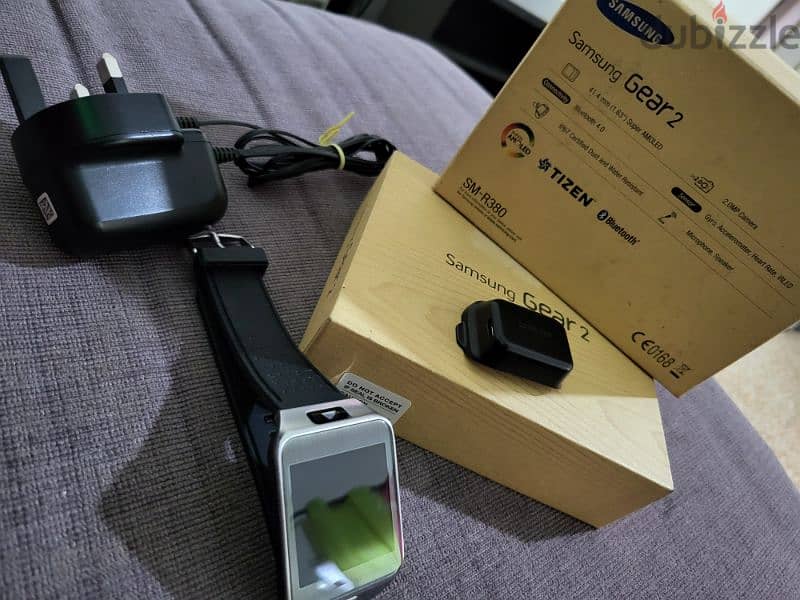 (100$)Samsung gear 2 original from Germany  used in mint condition 4