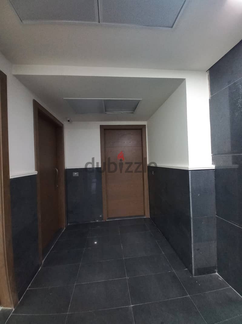 Special office in commercial center in main Zalka for rent 8