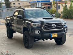 Tacoma trd sport 2016 clean carfax one owner and imported from texas