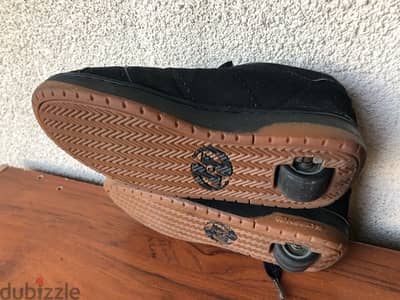 heelys shoes size 39 or 7 USA