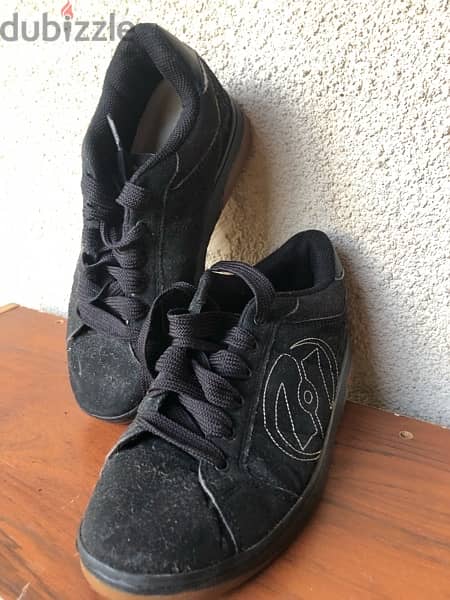 heelys shoes size 39 or 7 USA 3