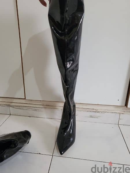 Stylish leather boots 2