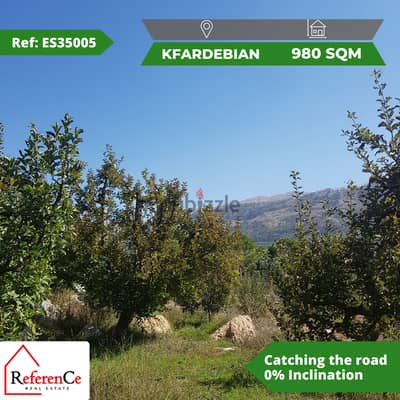 Prime location land in kfardebian أرض للبيع  في كفردبيان