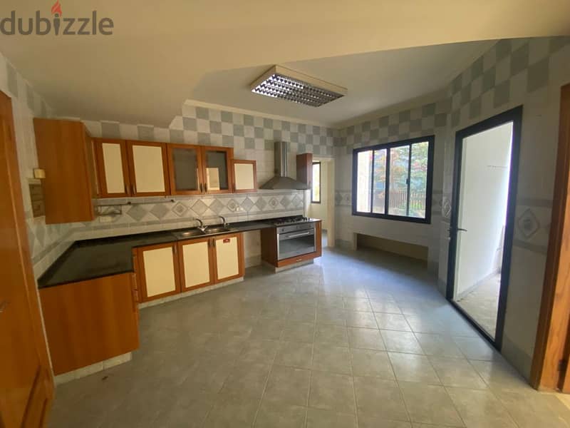 Prime Mtayleb 260Sqm apartment for Sale! شقة مساحتها 260 متر مربع 2