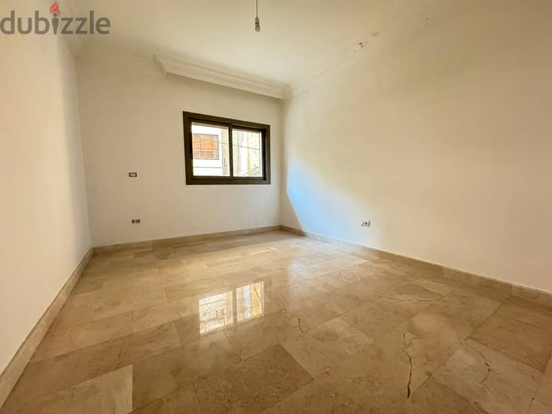 Apartment For Sale in Ain-al Mraiseh شقة للبيع في عين المريسة 5