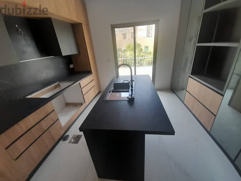 Deluxe newly renovated Apartment in Dekweneh | MAr Roukoz 4