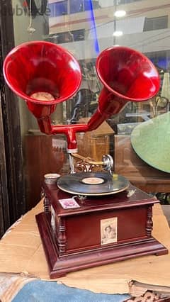 vintage antique special phonograph with two horns فونوغراف انتيك مميز 0