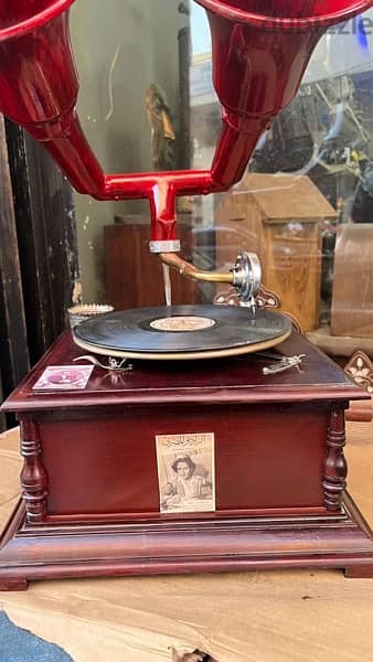 vintage antique special phonograph with two horns فونوغراف انتيك مميز 8