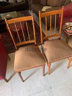 lot of 2 chairs 0