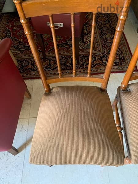 lot of 2 chairs 2