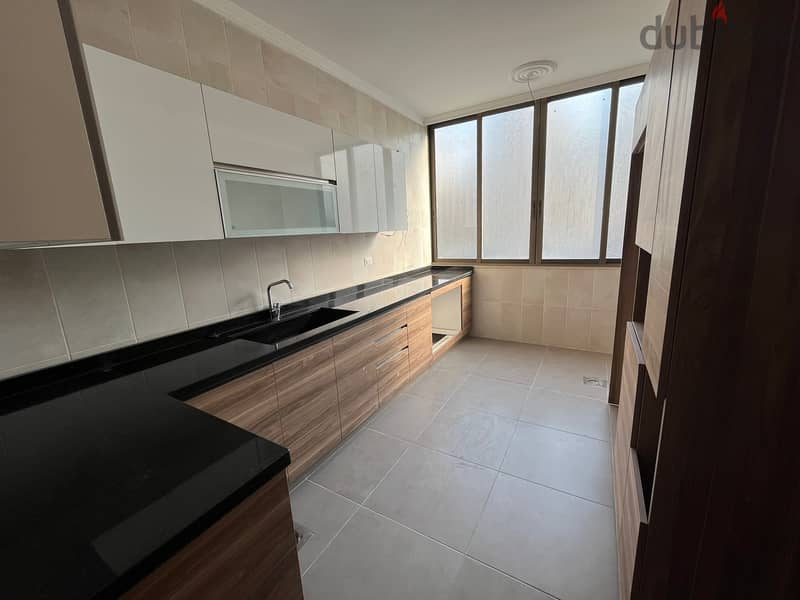 BEAUTIFUL APARTMENT FOR SALE شقة راقية للبيع في تلة الخياط 2