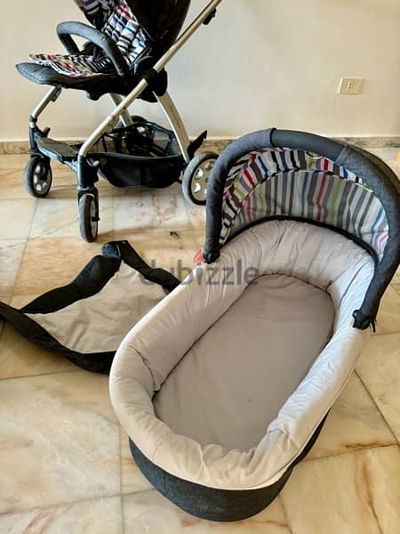 baby chair and basinet set (mamas and papas) 2