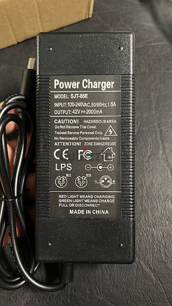 What does it mean when a laptop charger has input of 100-240V, 1.5