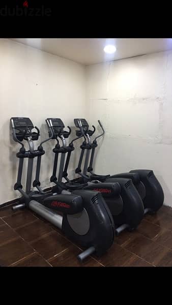 elliptical life fitness like new we have also all sports equipment 3