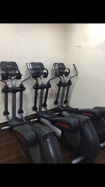 elliptical life fitness like new we have also all sports equipment 4